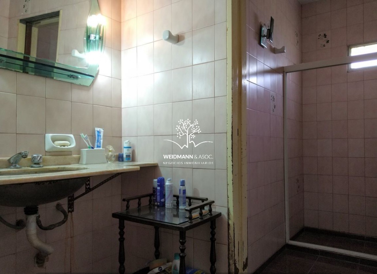Gran predio con casa y quincho, salida a 3 calles, Santo Tome