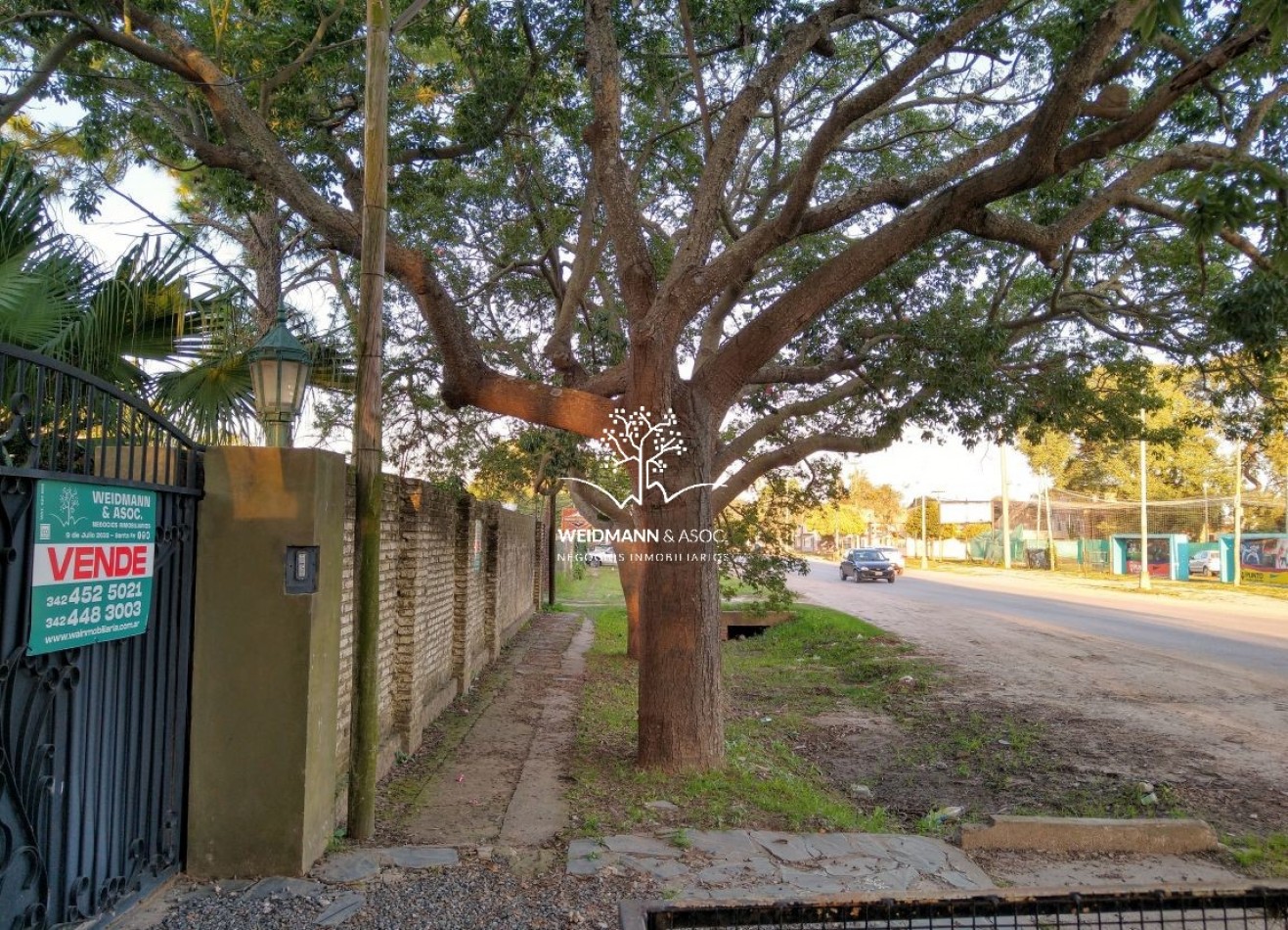 Gran predio con casa y quincho, salida a 3 calles, Santo Tome