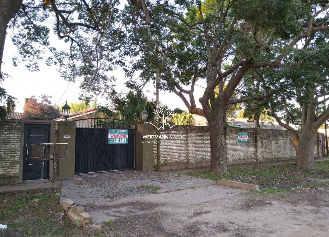 Gran predio con casa y quincho, salida a 3 calles, Santo Tome