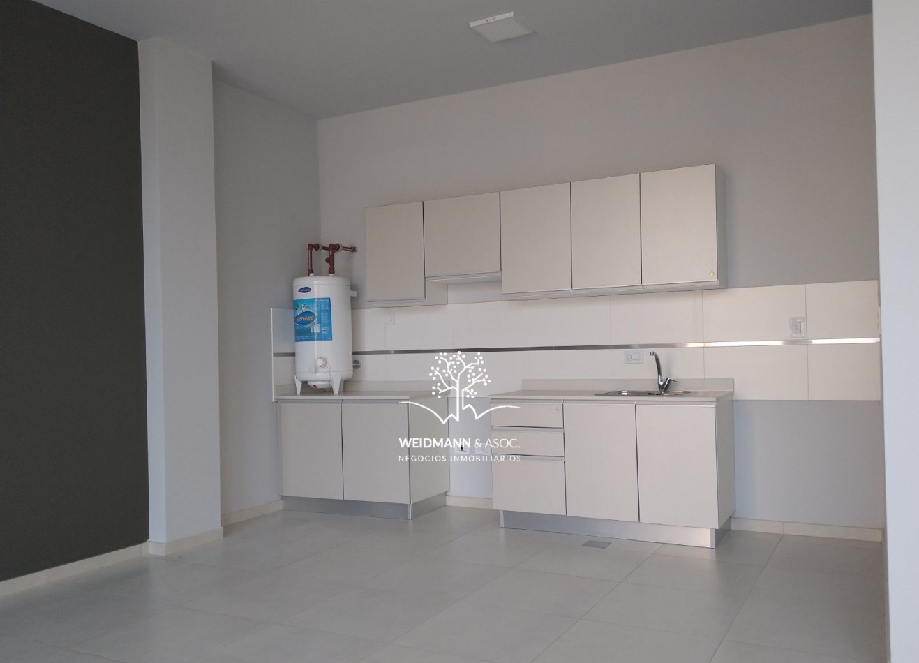 OPORTUNIDAD FLASH: Departamento de 2 dormitorios con cochera en venta, Torre Hipolito, Santa Fe