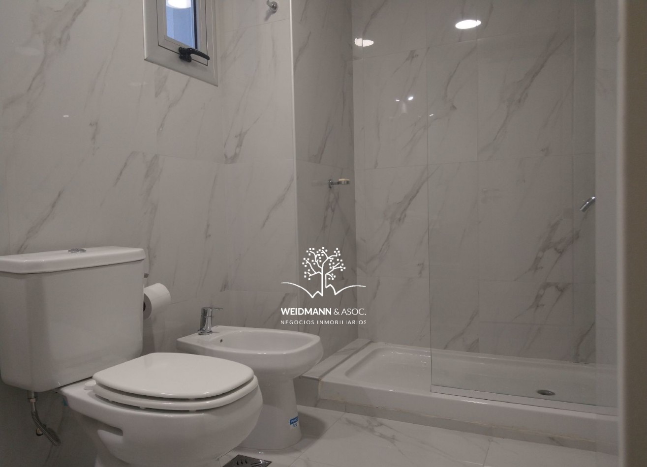 OPORTUNIDAD FLASH: Departamento de 2 dormitorios con cochera en venta, Torre Hipolito, Santa Fe