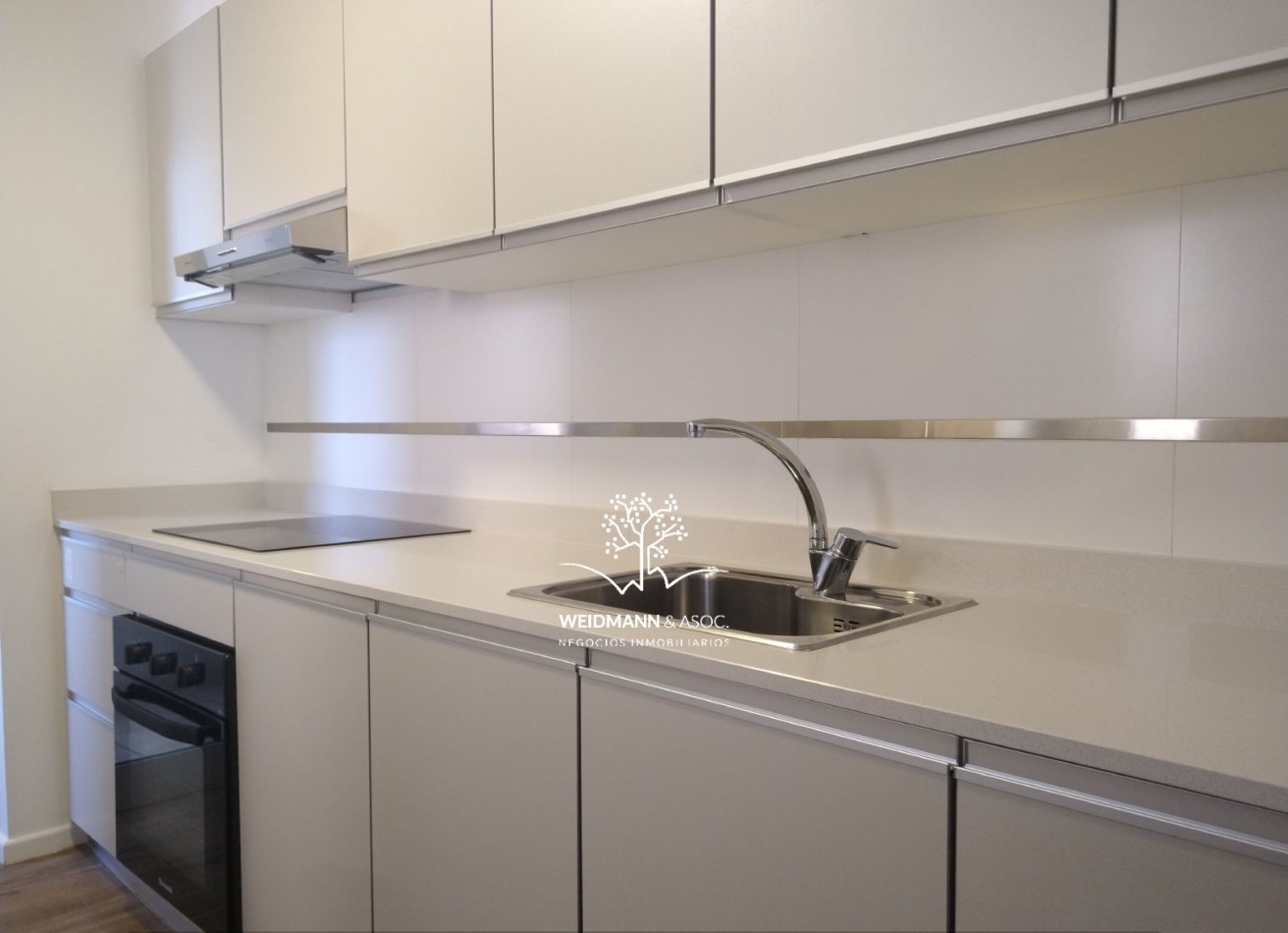 OPORTUNIDAD FLASH: Departamento de 2 dormitorios con cochera en venta, Torre Hipolito, Santa Fe