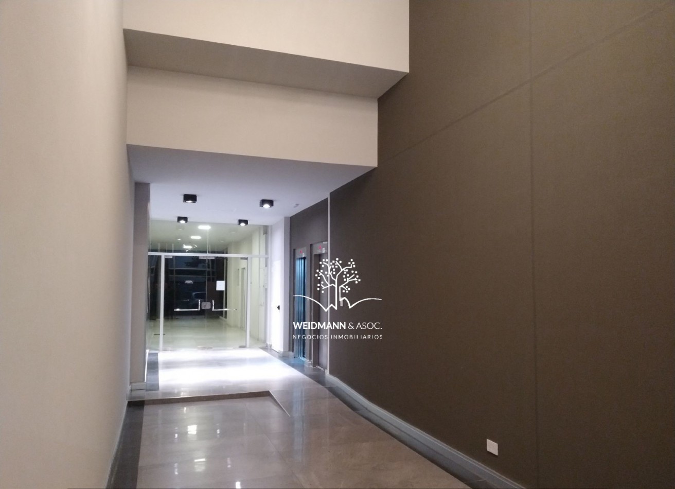 OPORTUNIDAD FLASH: Departamento de 2 dormitorios con cochera en venta, Torre Hipolito, Santa Fe